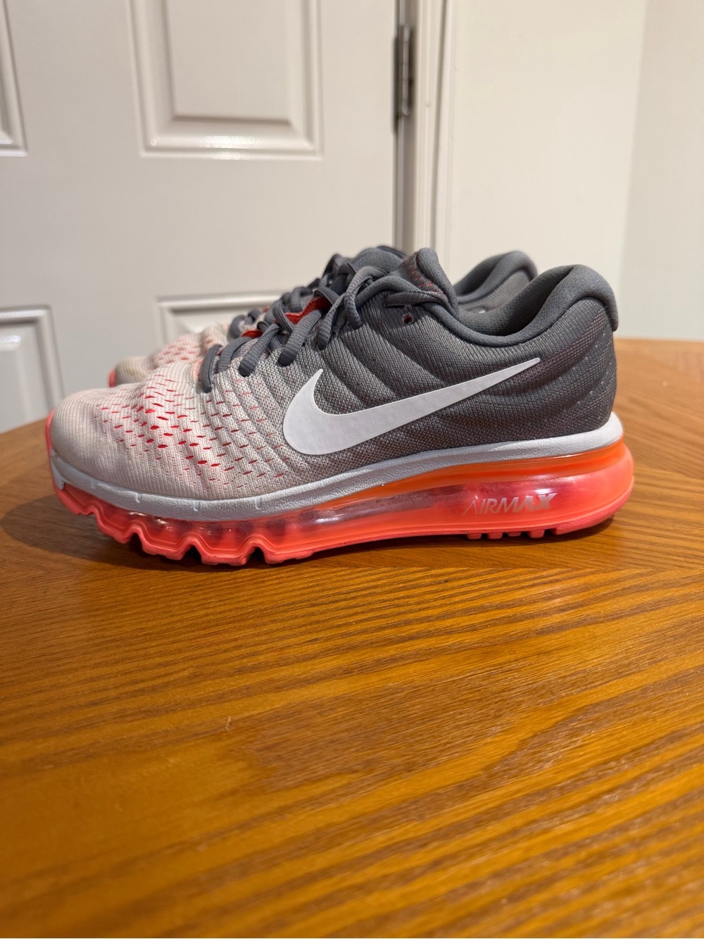 Nike Air Max 2017 Women’s Size 7 Gray Hot Lava Running Shoes 849560-007